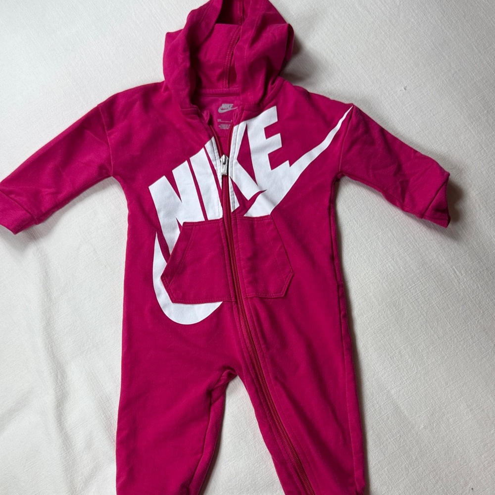 Nike Kids‎ Fuchsia Hooded Footie Bundel deal